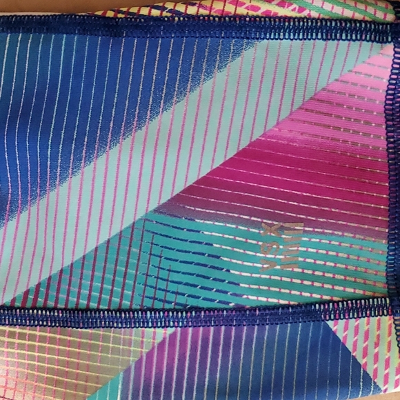 Knockout Victoria's Secret multicolor capri(small) - Picture 4 of 5